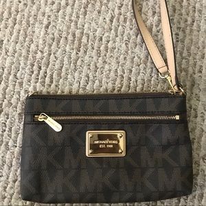 Michael Kors Logo Wrislet